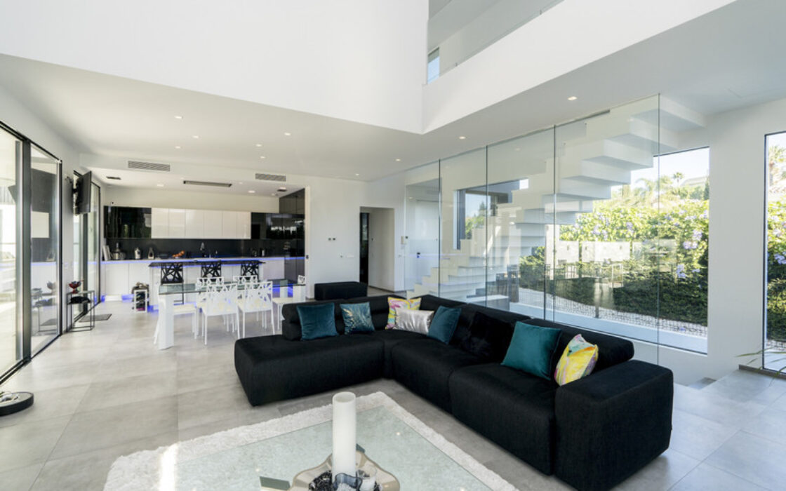 Вилла с 4 спальнями в Бель-Эре, новая, 200 кв.м, терраса