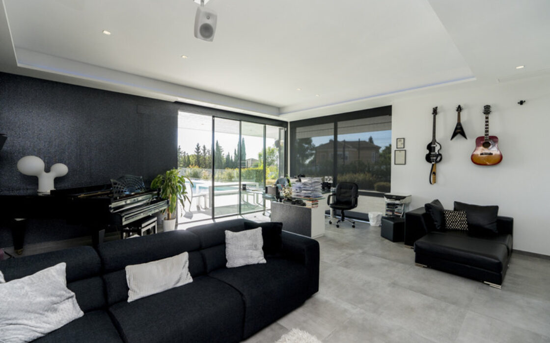 Вилла с 4 спальнями в Бель-Эре, новая, 200 кв.м, терраса