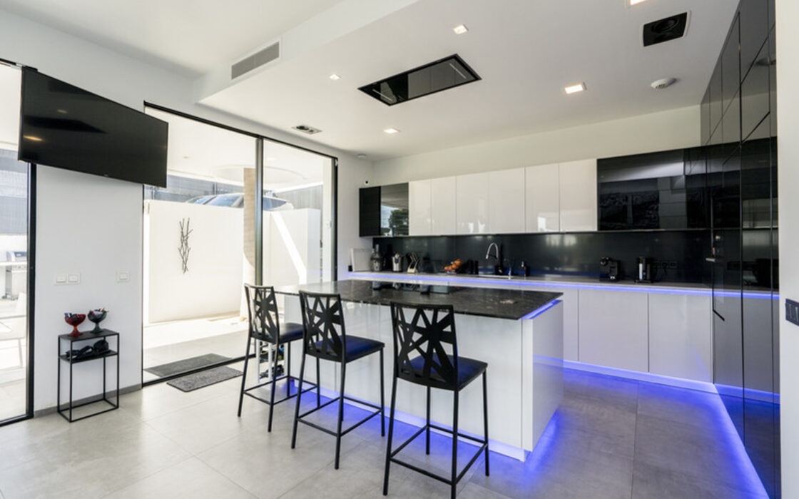 Вилла с 4 спальнями в Бель-Эре, новая, 200 кв.м, терраса