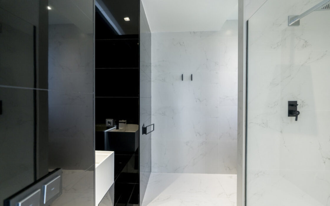 Вилла с 4 спальнями в Бель-Эре, новая, 200 кв.м, терраса