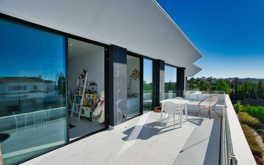 Вилла с 4 спальнями в Бель-Эре, новая, 200 кв.м, терраса