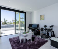 Вилла с 4 спальнями в Бель-Эре, новая, 200 кв.м, терраса