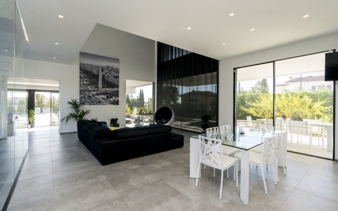 Вилла с 4 спальнями в Бель-Эре, новая, 200 кв.м, терраса