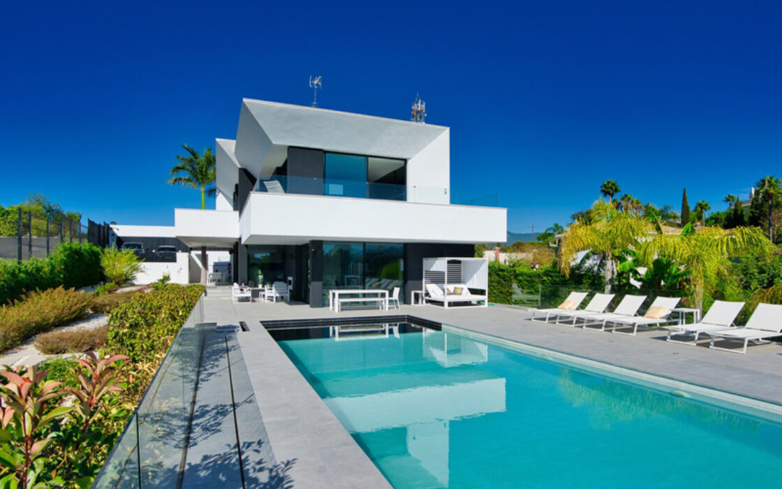 Вилла с 4 спальнями в Бель-Эре, новая, 200 кв.м, терраса