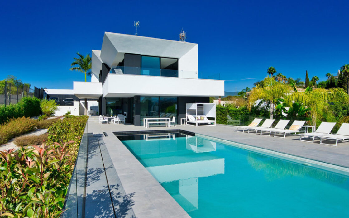 Вилла с 4 спальнями в Бель-Эре, новая, 200 кв.м, терраса