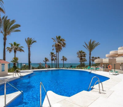 Апартаменти 77 кв.м на першій лінії пляжу в Естепоні