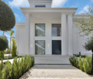 Просторные виллы на Золотой Миле с 6 спальнями и террасой