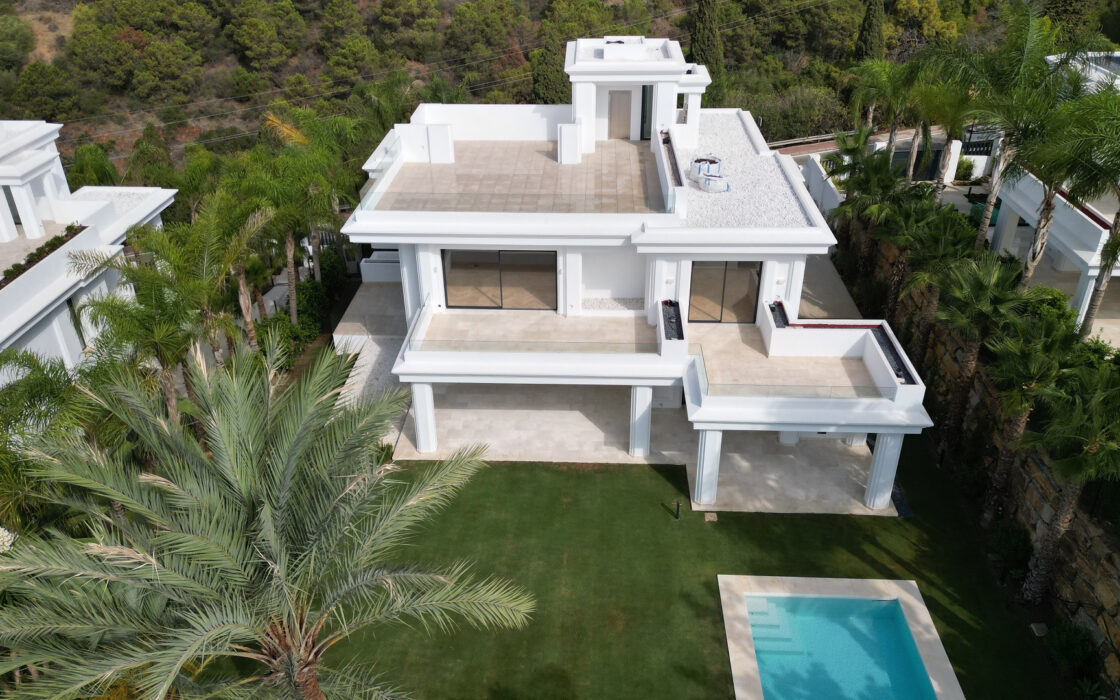 Просторные виллы на Золотой Миле с 6 спальнями и террасой