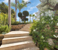 Просторные виллы на Золотой Миле с 6 спальнями и террасой