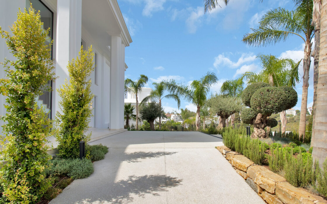 Просторные виллы на Золотой Миле с 6 спальнями и террасой