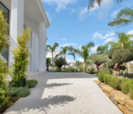 Просторные виллы на Золотой Миле с 6 спальнями и террасой