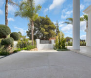 Просторные виллы на Золотой Миле с 6 спальнями и террасой