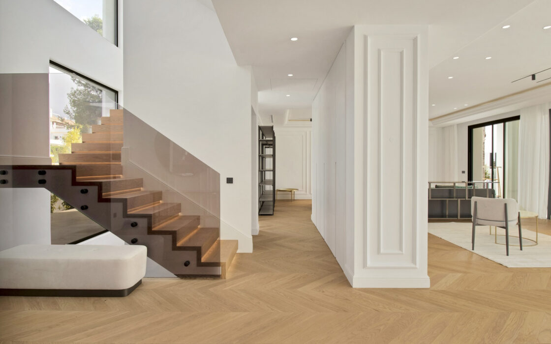 Просторные виллы на Золотой Миле с 6 спальнями и террасой