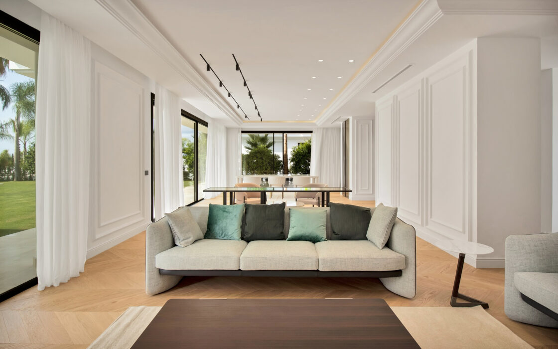 Просторные виллы на Золотой Миле с 6 спальнями и террасой