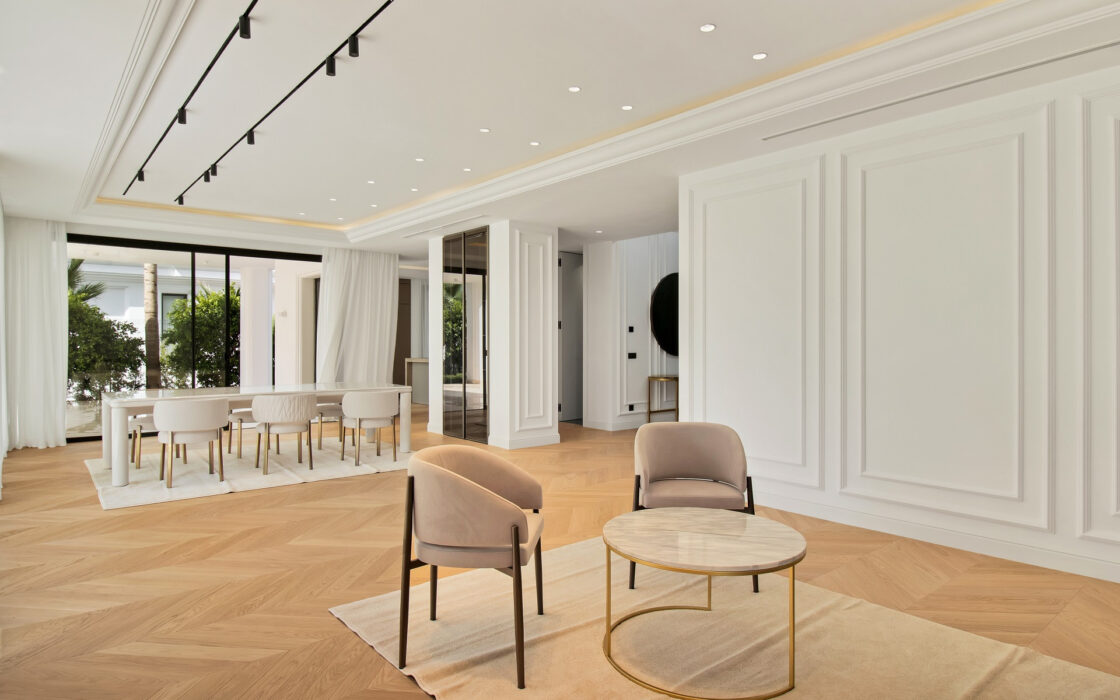 Просторные виллы на Золотой Миле с 6 спальнями и террасой