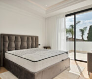 Просторные виллы на Золотой Миле с 6 спальнями и террасой