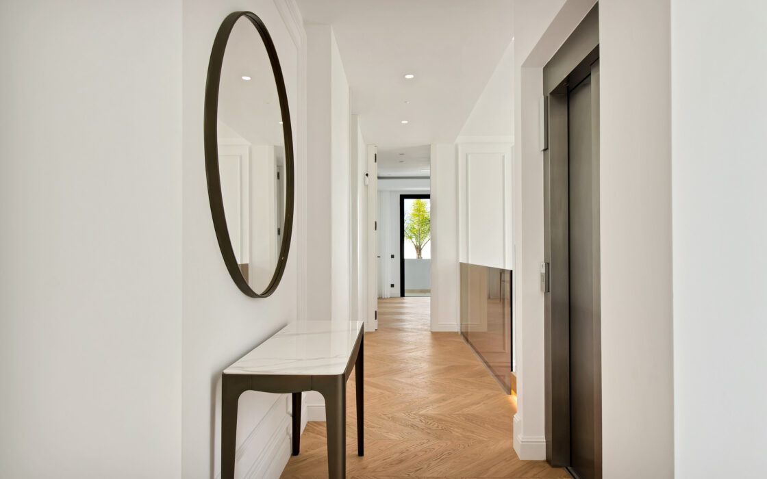 Просторные виллы на Золотой Миле с 6 спальнями и террасой