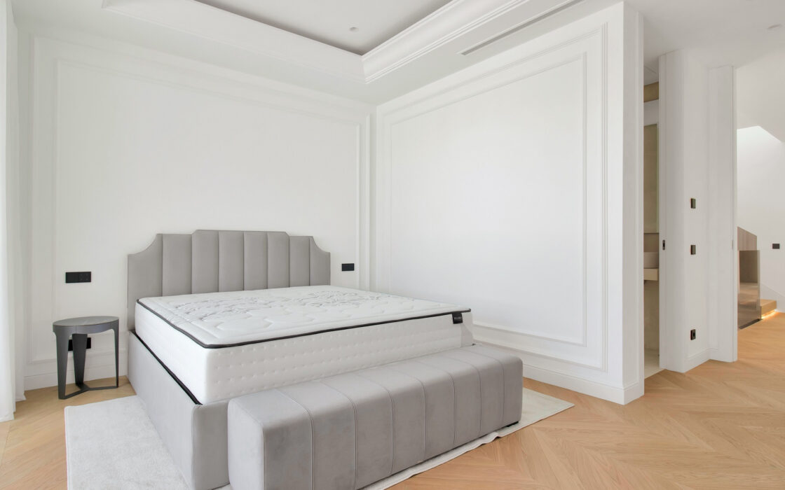 Просторные виллы на Золотой Миле с 6 спальнями и террасой