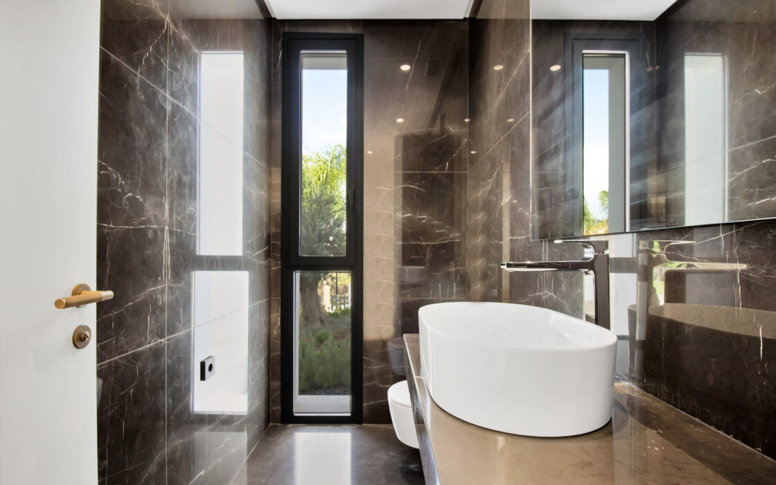 Просторные виллы на Золотой Миле с 6 спальнями и террасой