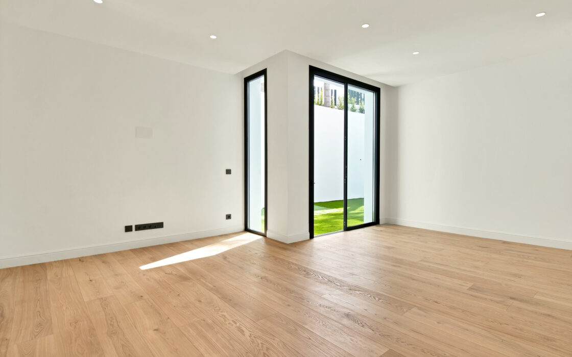 Просторные виллы на Золотой Миле с 6 спальнями и террасой