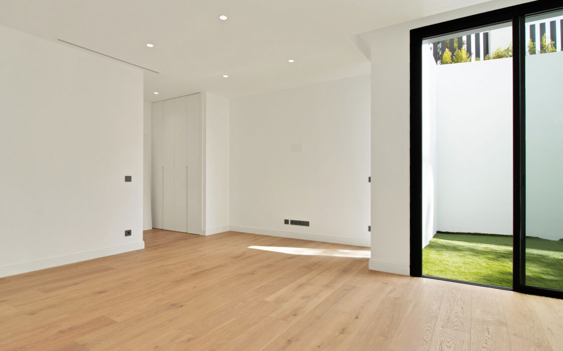 Просторные виллы на Золотой Миле с 6 спальнями и террасой