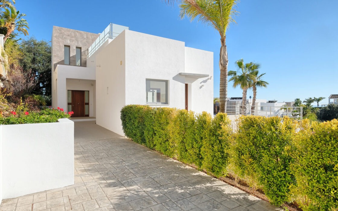 Вілла в Іспанії, 360 кв.м, тераса, біля моря