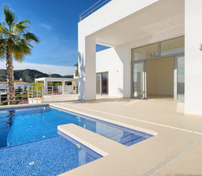 Вілла в Іспанії, 360 кв.м, тераса, біля моря