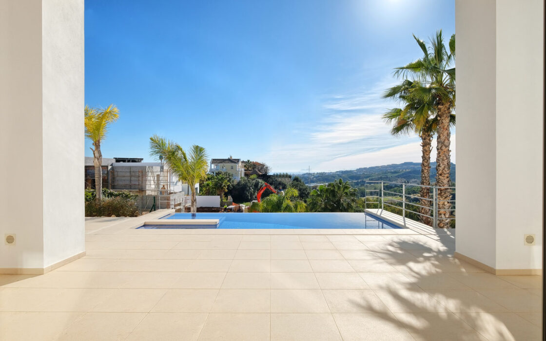 Вілла в Іспанії, 360 кв.м, тераса, біля моря