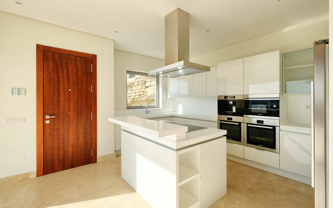 Вілла в Іспанії, 360 кв.м, тераса, біля моря