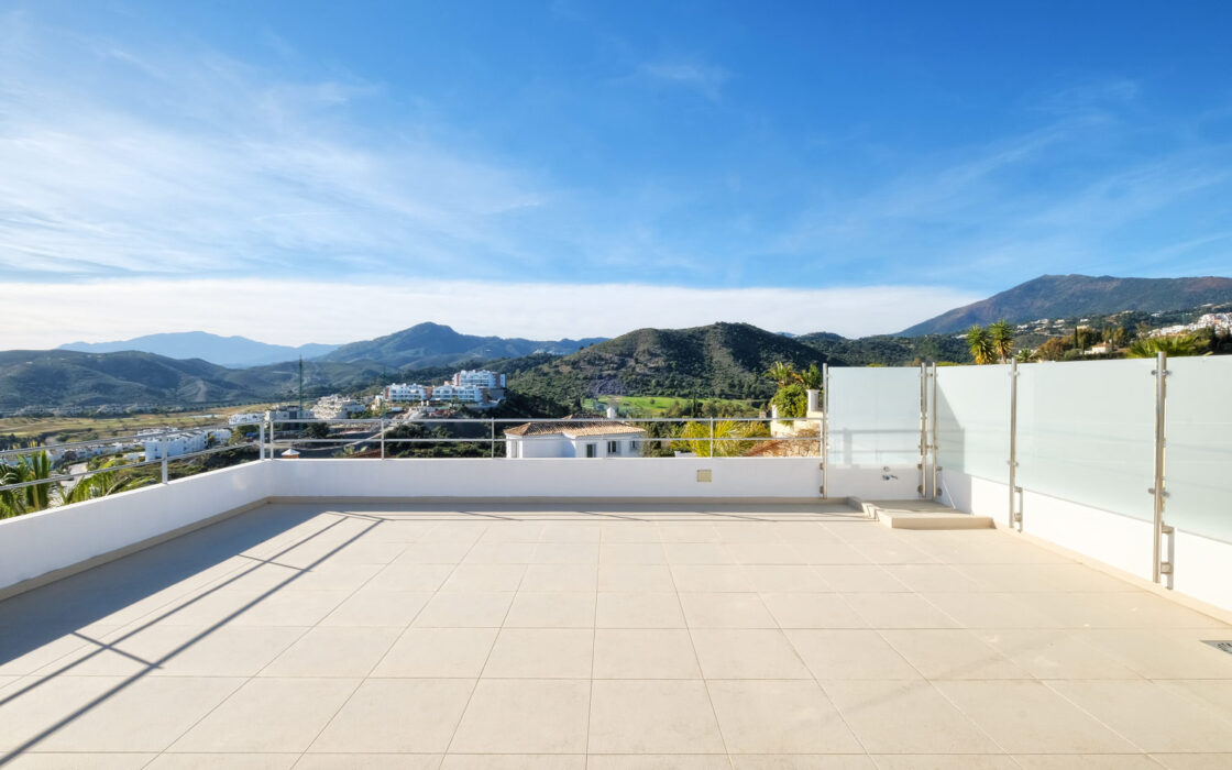 Вілла в Іспанії, 360 кв.м, тераса, біля моря