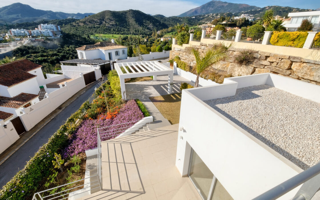 Вілла в Іспанії, 360 кв.м, тераса, біля моря