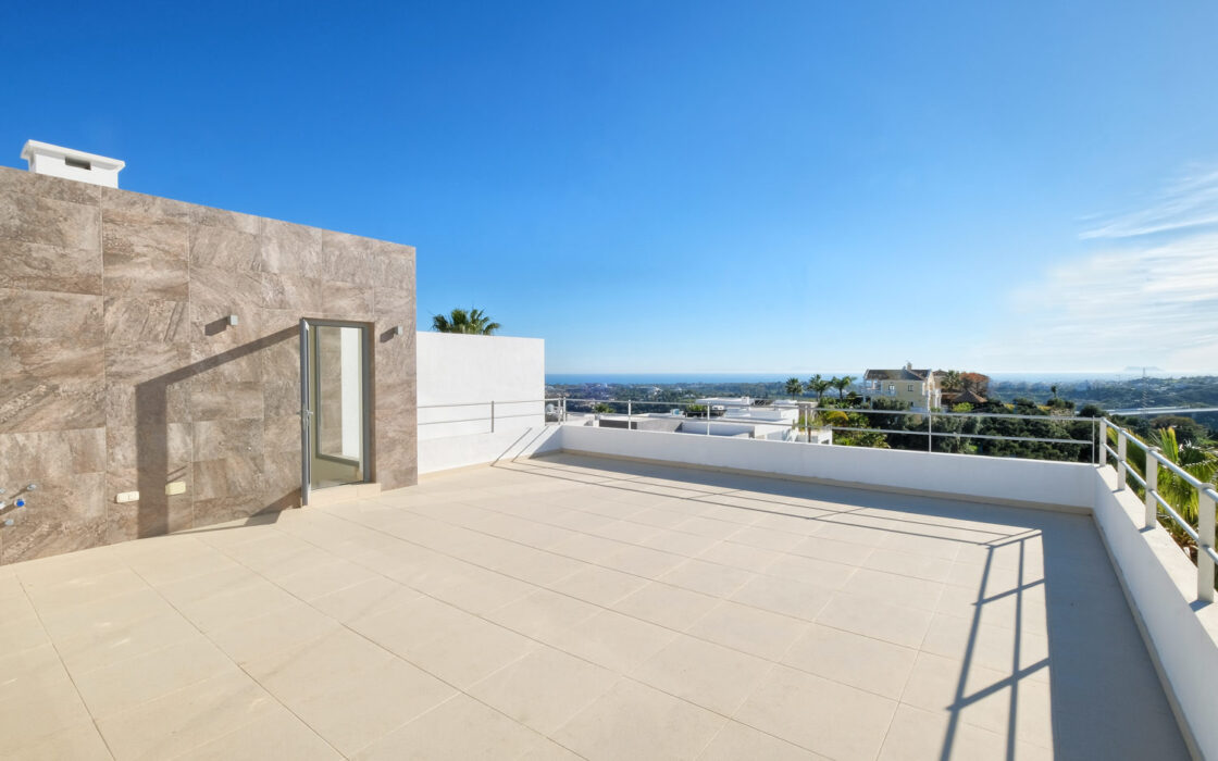 Вілла в Іспанії, 360 кв.м, тераса, біля моря