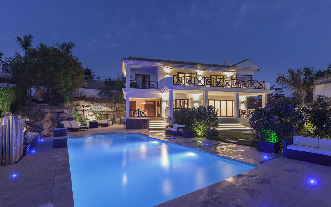 Вилла в Golf Valley, 429 кв.м, с террасой и видом на горы