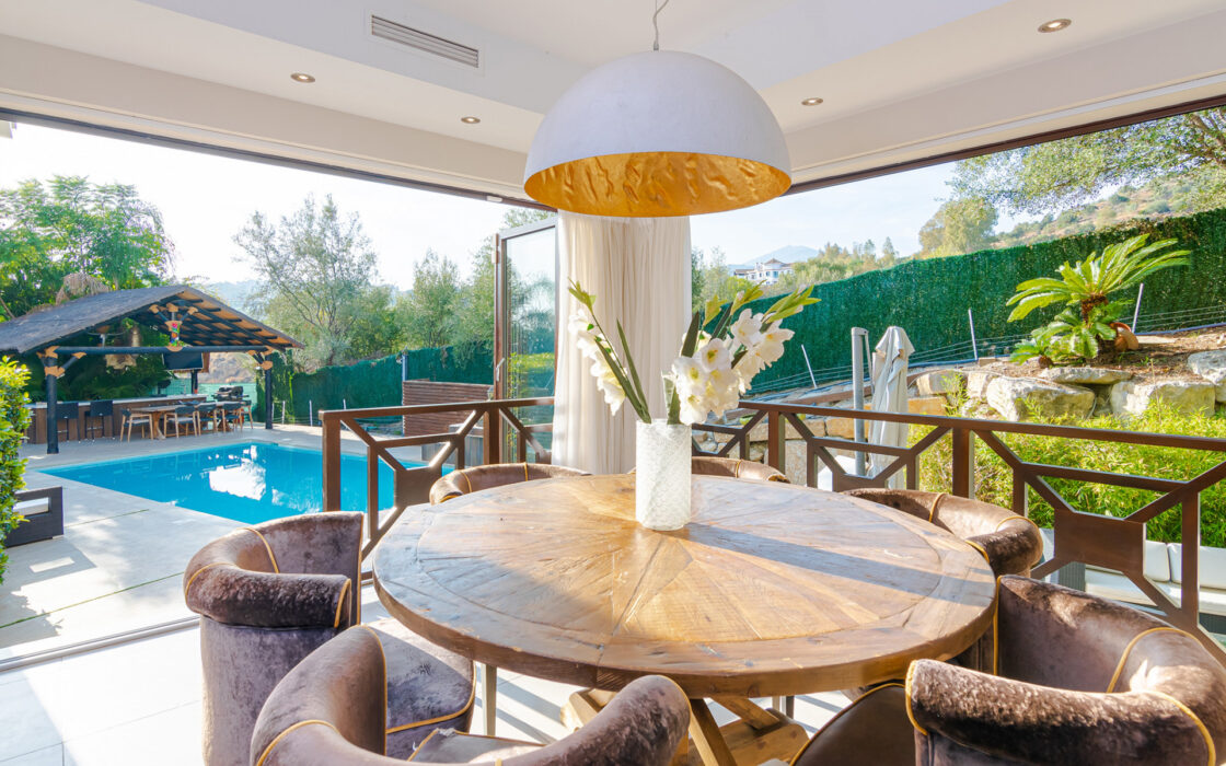 Вилла в Golf Valley, 429 кв.м, с террасой и видом на горы