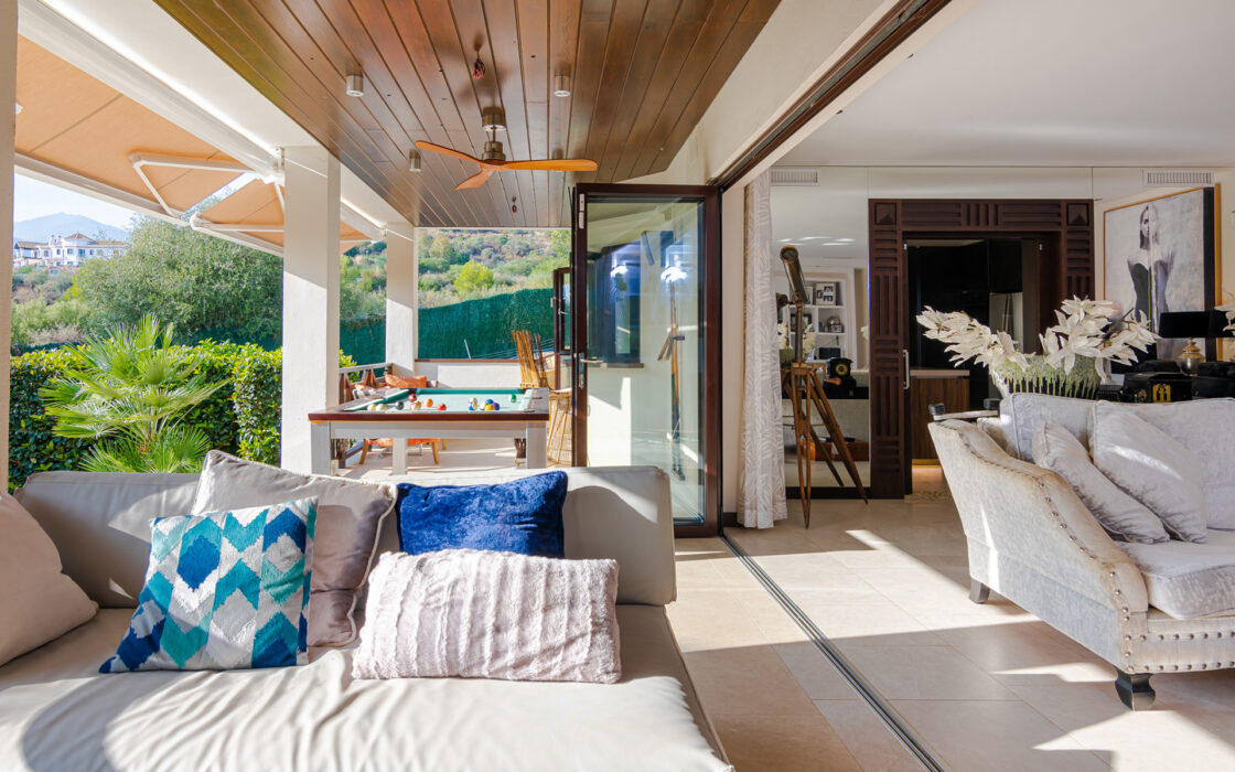 Вилла в Golf Valley, 429 кв.м, с террасой и видом на горы