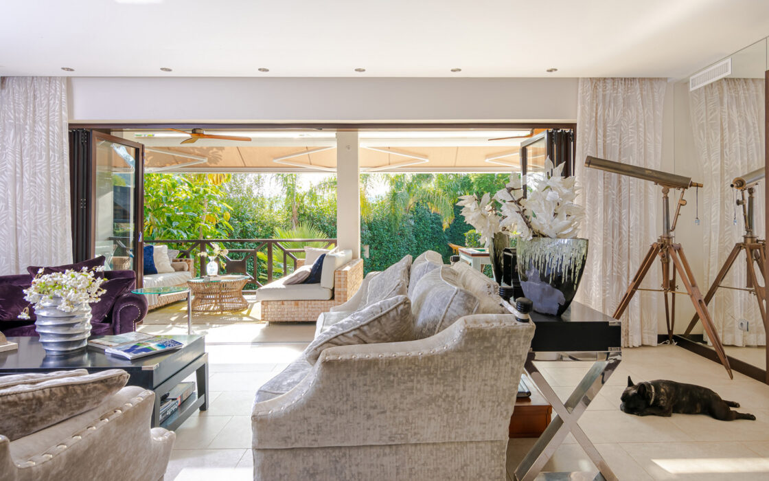 Вилла в Golf Valley, 429 кв.м, с террасой и видом на горы