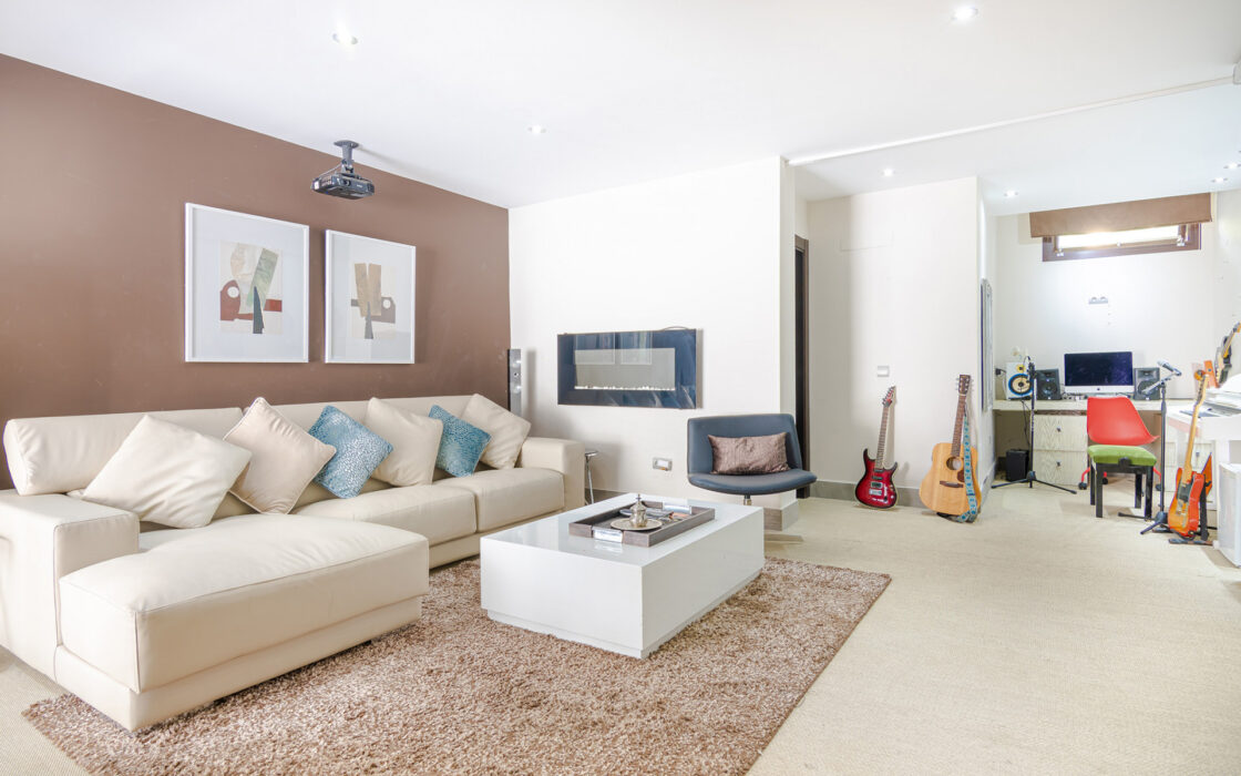 Вилла в Golf Valley, 429 кв.м, с террасой и видом на горы