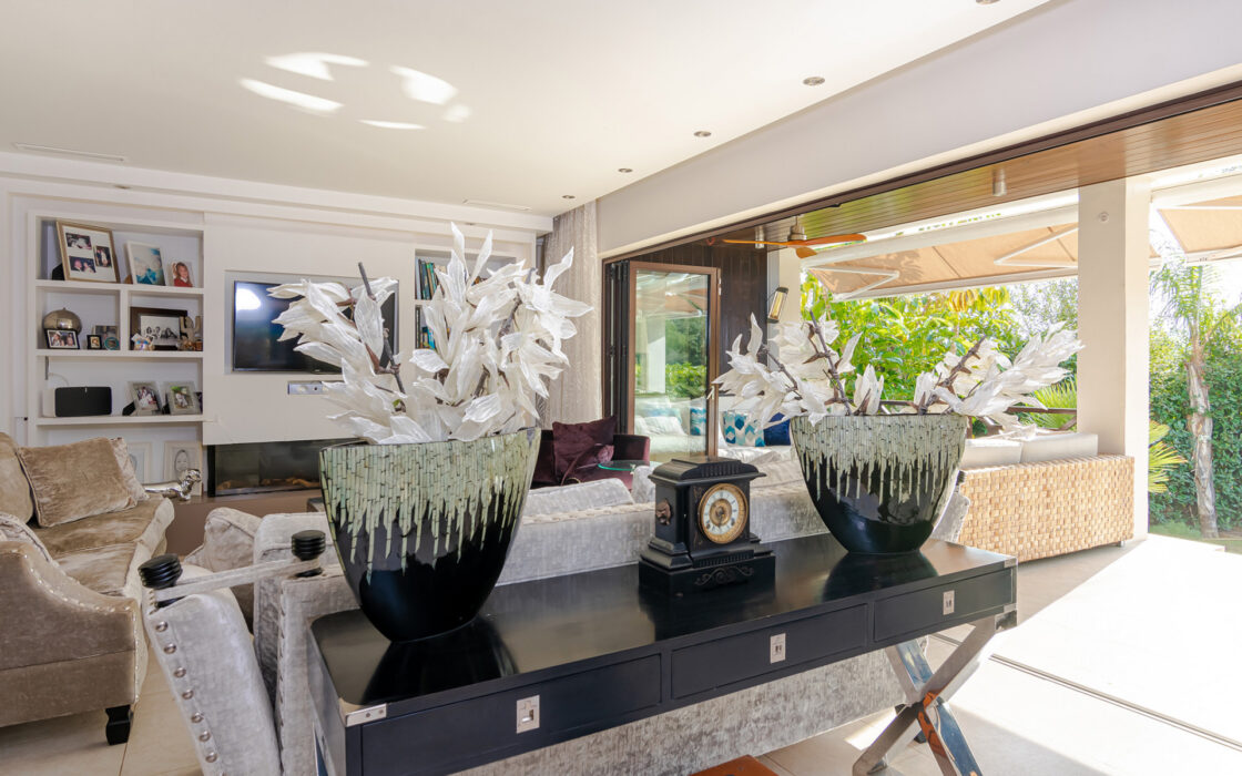 Вилла в Golf Valley, 429 кв.м, с террасой и видом на горы