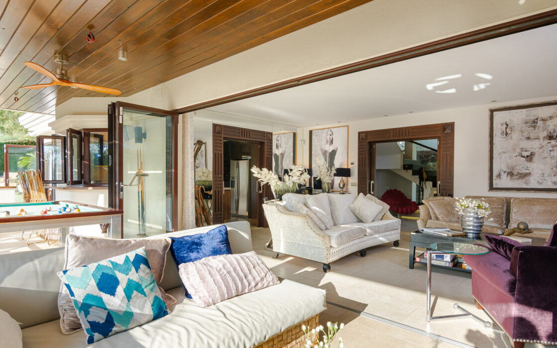 Вилла в Golf Valley, 429 кв.м, с террасой и видом на горы