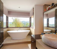 Вилла в Golf Valley, 429 кв.м, с террасой и видом на горы