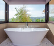 Вилла в Golf Valley, 429 кв.м, с террасой и видом на горы