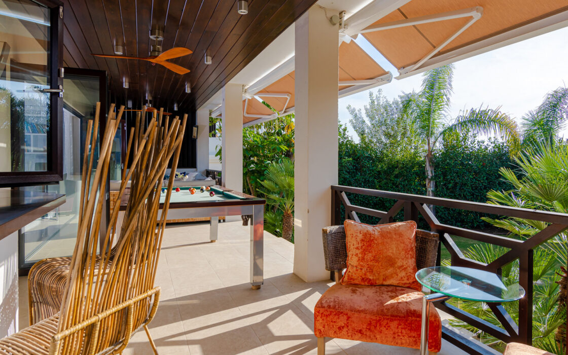 Вилла в Golf Valley, 429 кв.м, с террасой и видом на горы