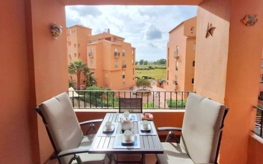 Угловая Квартира с Видом на Море в Ла-Дукесе 87 кв.м