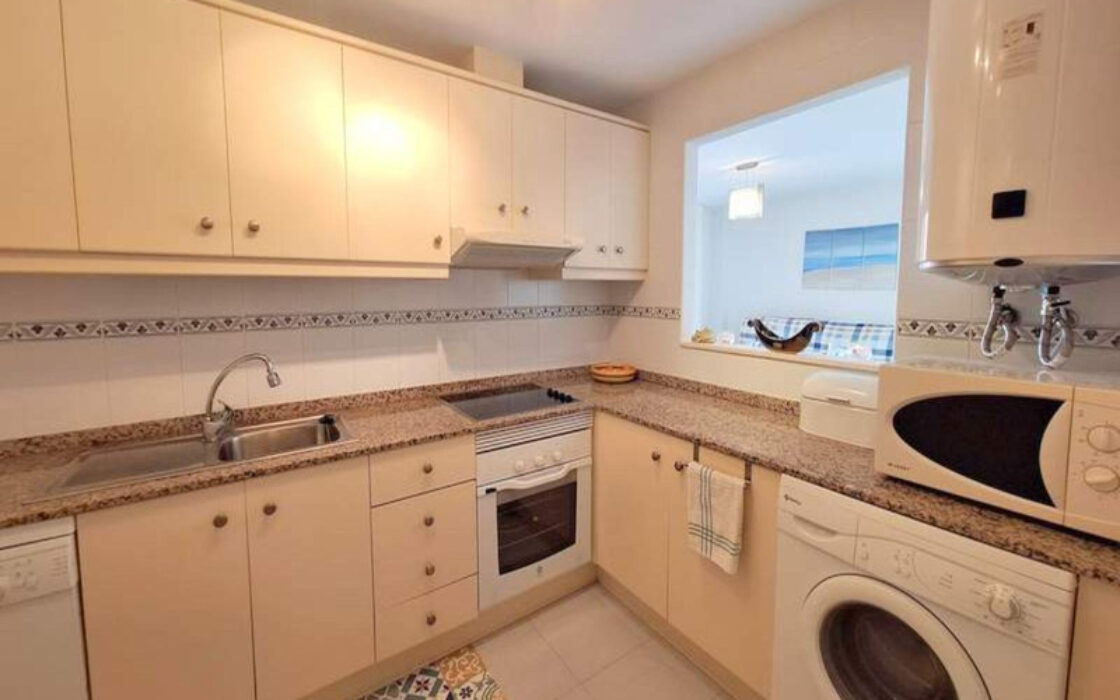 Угловая Квартира с Видом на Море в Ла-Дукесе 87 кв.м