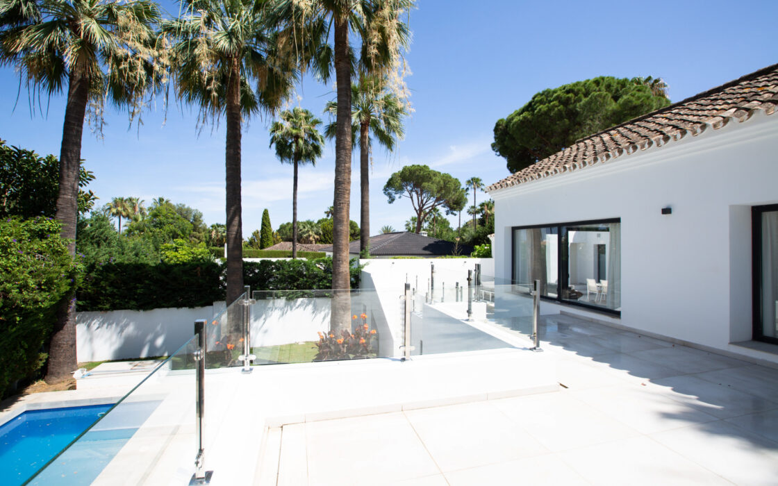 Вилла в Лас-Брисас, 5 комнат, терраса, 290 кв.м у моря