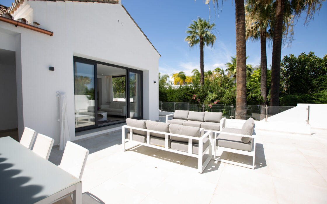 Вилла в Лас-Брисас, 5 комнат, терраса, 290 кв.м у моря