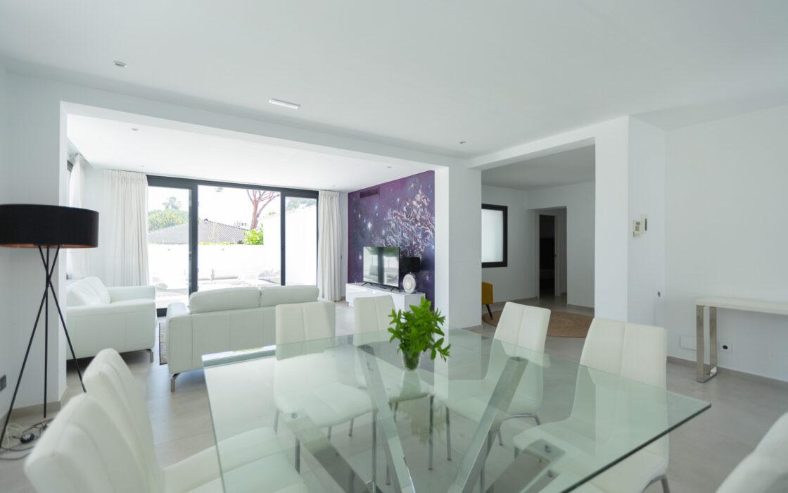 Вилла в Лас-Брисас, 5 комнат, терраса, 290 кв.м у моря