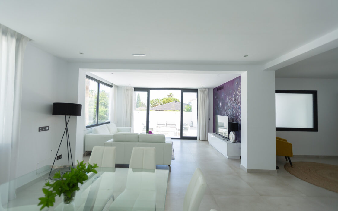 Вилла в Лас-Брисас, 5 комнат, терраса, 290 кв.м у моря