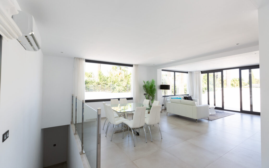 Вилла в Лас-Брисас, 5 комнат, терраса, 290 кв.м у моря