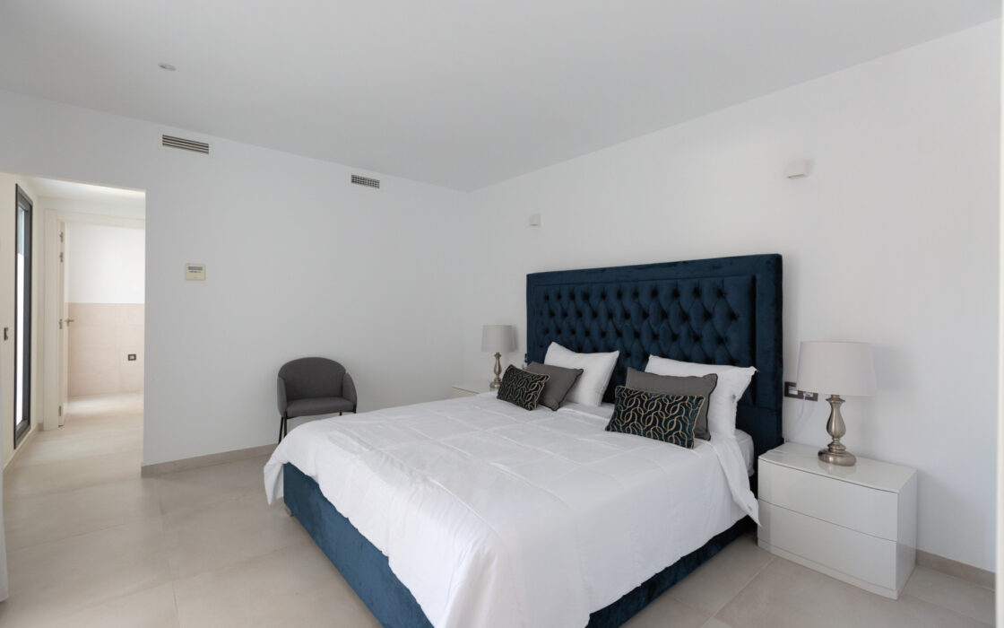 Вилла в Лас-Брисас, 5 комнат, терраса, 290 кв.м у моря